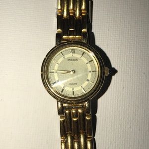 VINTAGE Women's Pulsar Quartz Gold Watch